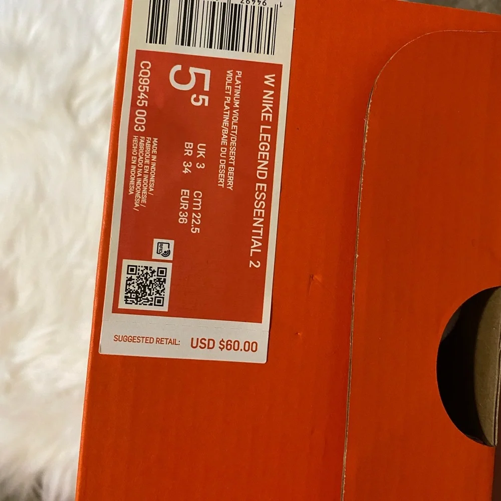 Brand new, still in box, never worn Nikes! Size 5.5 - Picture 3 of 9